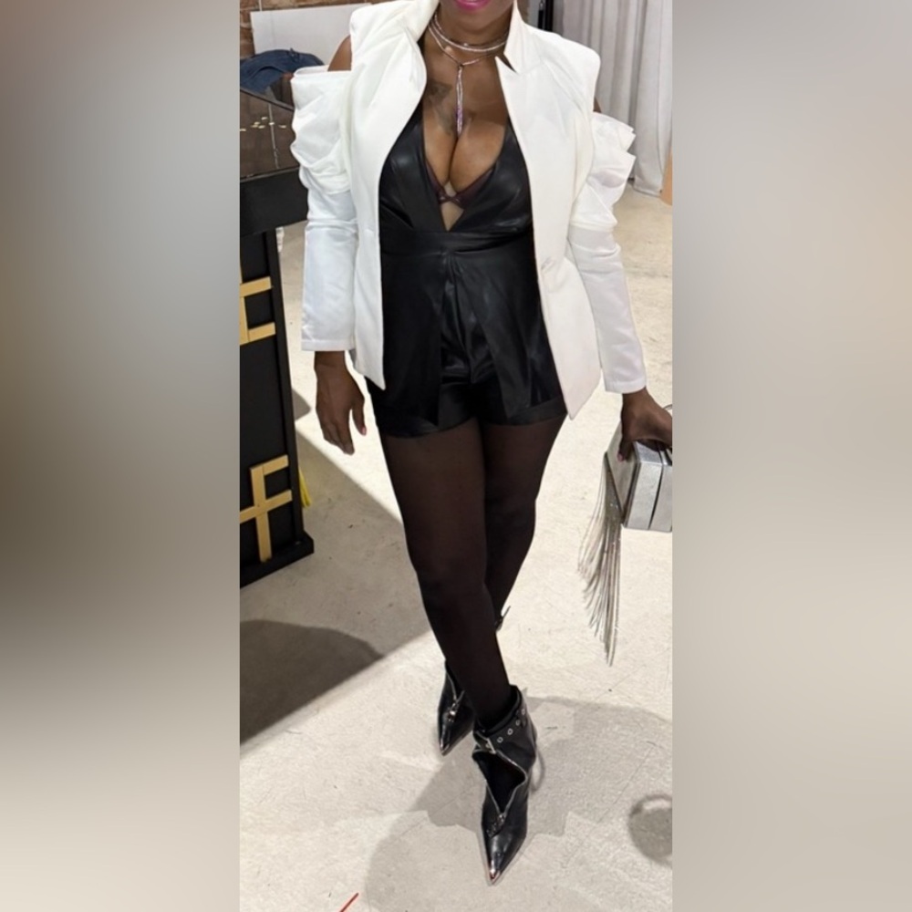 Blanc de Blanc Cutout-Shoulder Blazer